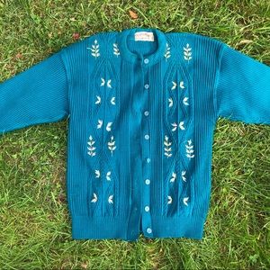 Harry Styles inspired sweater w/ floral pattern